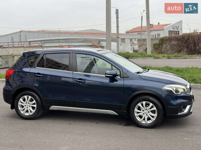 Внедорожник / Кроссовер Suzuki SX4 2017 в Харькове
