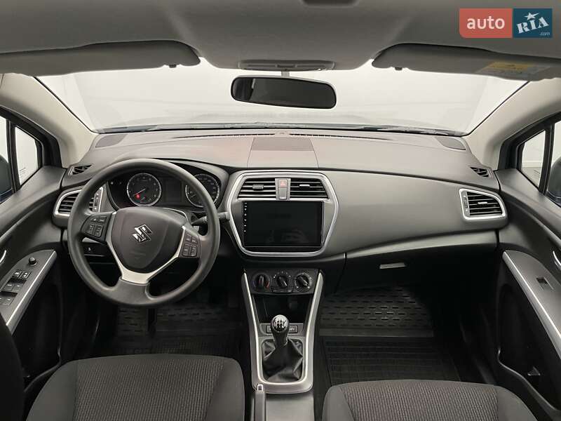 Внедорожник / Кроссовер Suzuki SX4 2019 в Киеве