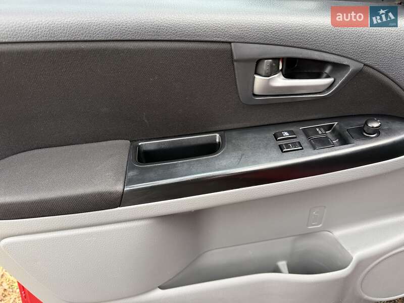 Позашляховик / Кросовер Suzuki SX4 2014 в Києві