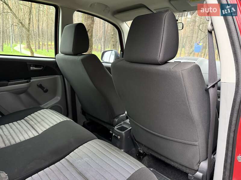 Позашляховик / Кросовер Suzuki SX4 2014 в Києві