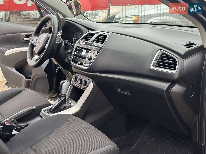 Внедорожник / Кроссовер Suzuki SX4 2017 в Днепре