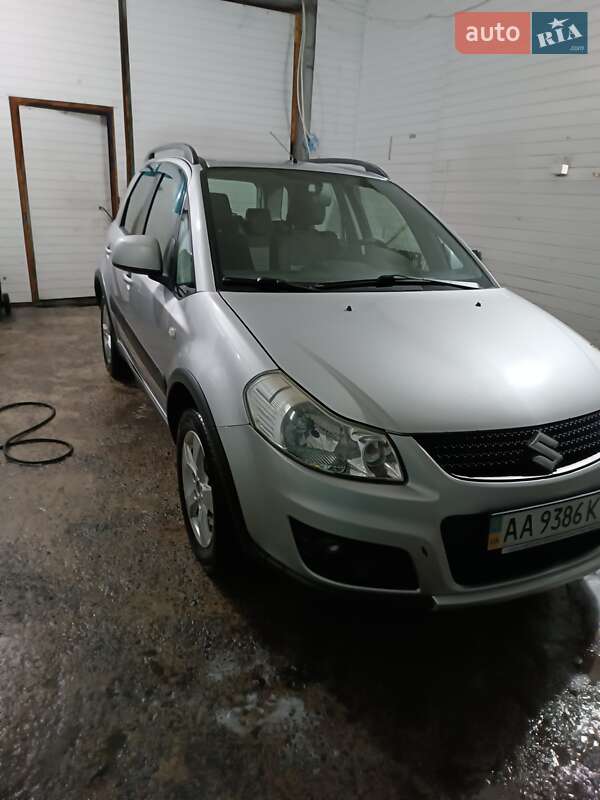 Внедорожник / Кроссовер Suzuki SX4 2011 в Киеве