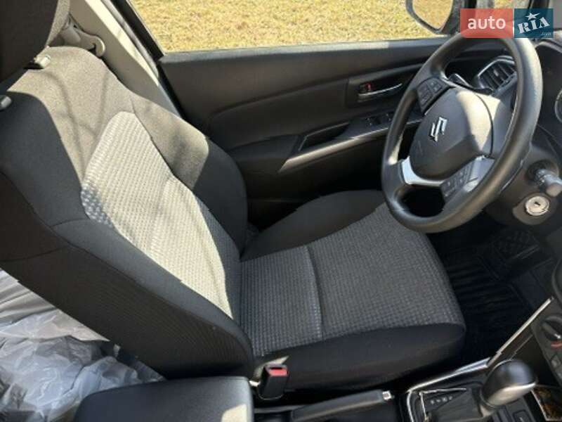 Внедорожник / Кроссовер Suzuki SX4 2024 в Тернополе