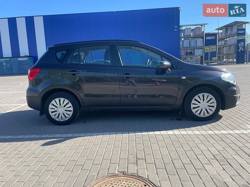 Позашляховик / Кросовер Suzuki SX4 2014 в Дубні