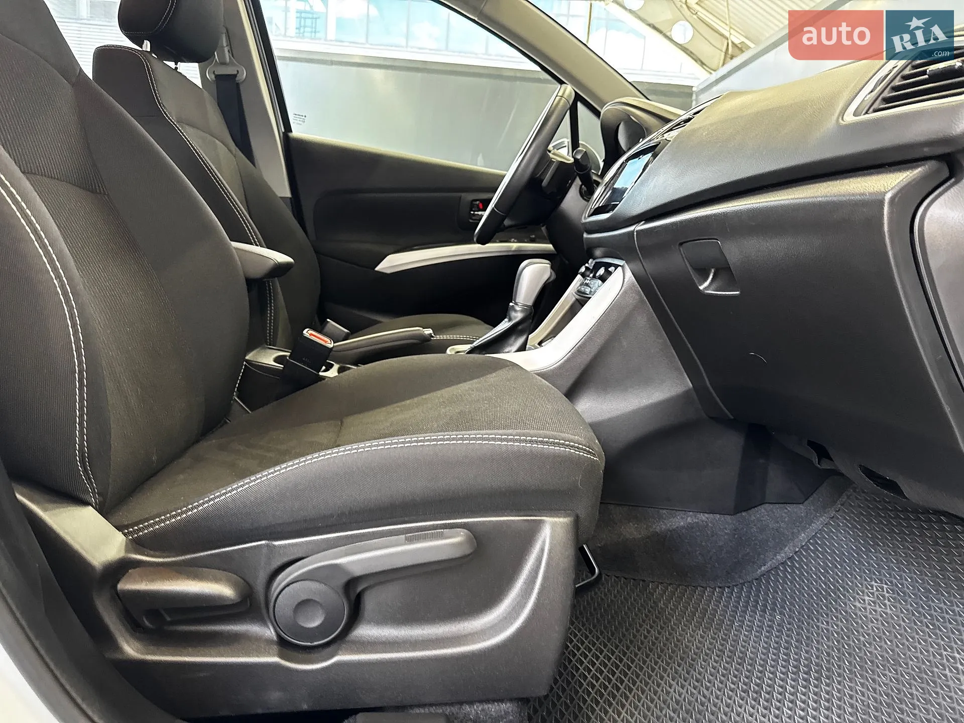 2017 Suzuki SX4 - мініатюра 31