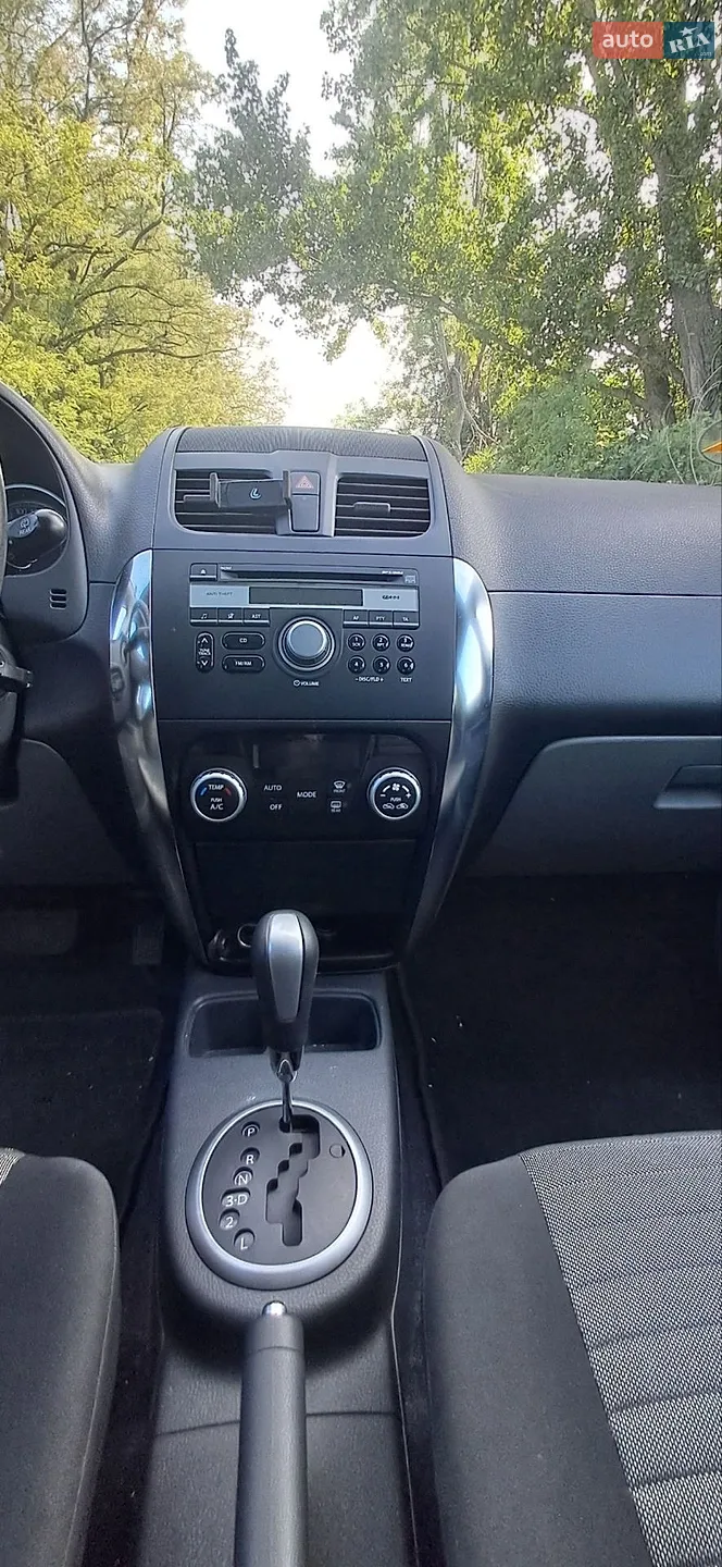 2011 Suzuki SX4 - мініатюра 2
