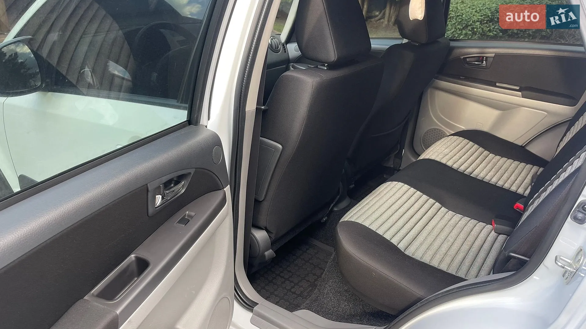 2013 Suzuki SX4 - мініатюра 18