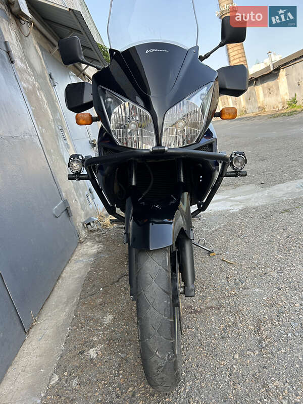 Suzuki V-Strom 1000 2002 Suzuki V-Strom 1000 2002