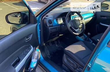 Позашляховик / Кросовер Suzuki Vitara 2016 в 