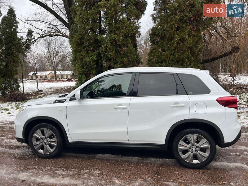 Внедорожник / Кроссовер Suzuki Vitara 2020 в Киеве