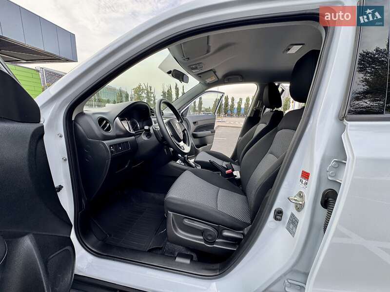 Внедорожник / Кроссовер Suzuki Vitara 2023 в Киеве