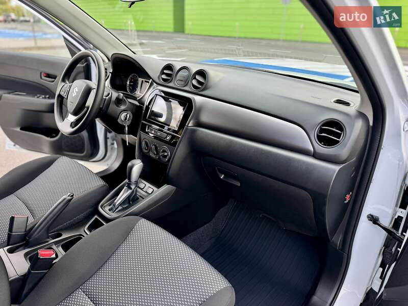 Внедорожник / Кроссовер Suzuki Vitara 2023 в Киеве