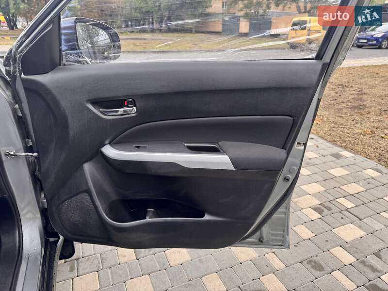 Внедорожник / Кроссовер Suzuki Vitara 2016 в Одессе