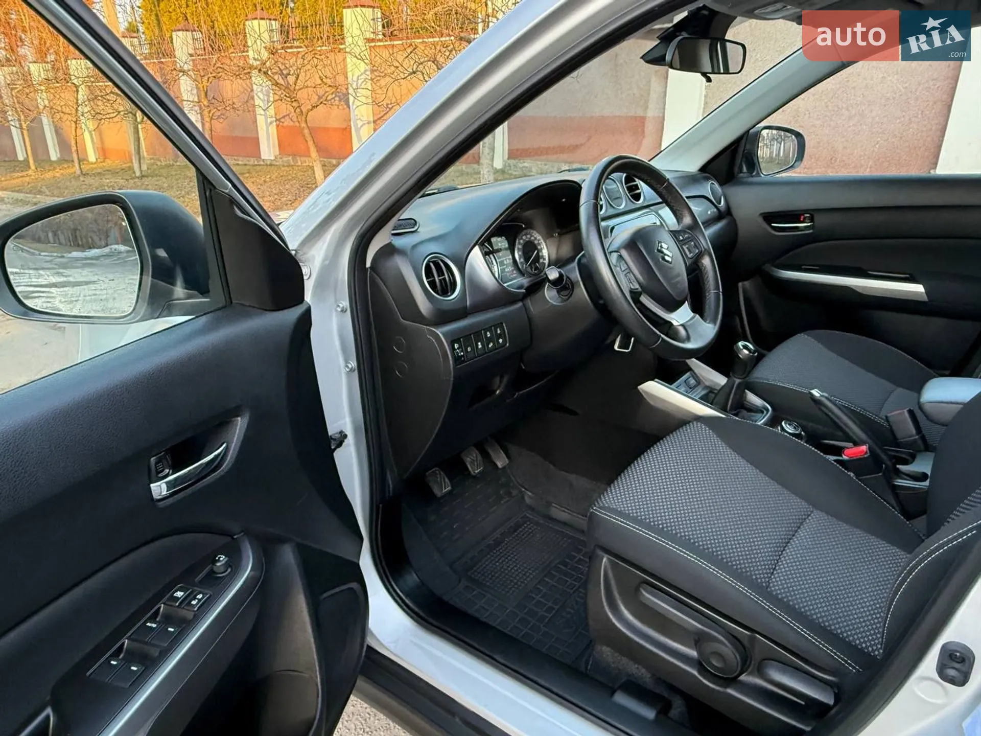 2019 Suzuki Vitara - мініатюра 16