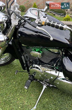 Мотоцикл Круізер Suzuki VL 800 Intruder 2004 в 
