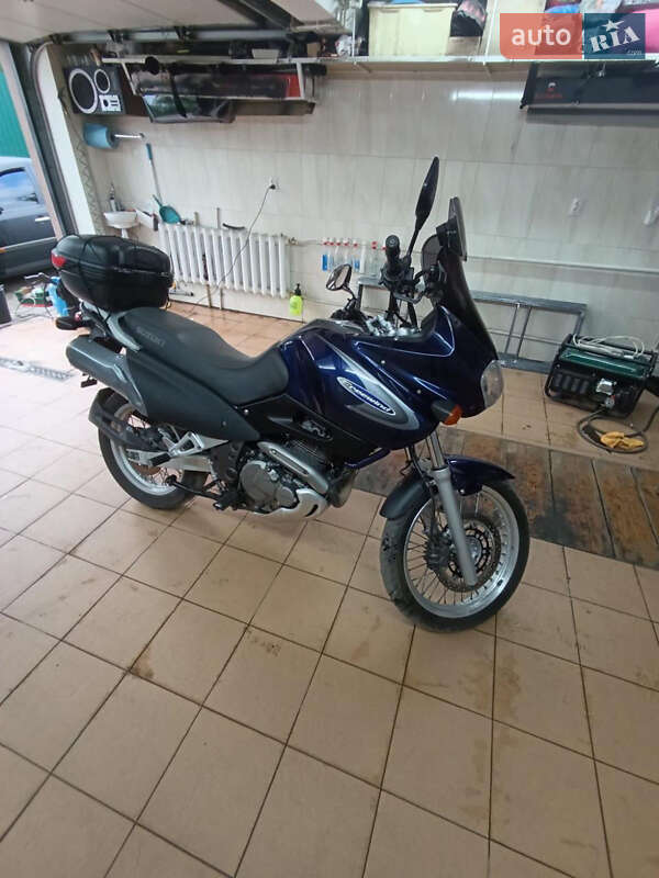 Мотоцикл Туризм Suzuki XF 650 Freewind 2001 в Мостиске