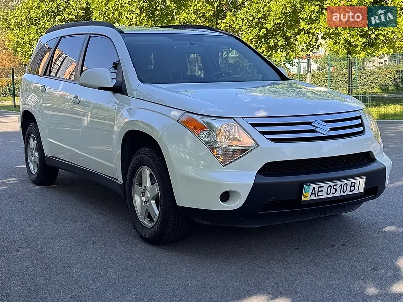 Suzuki XL7