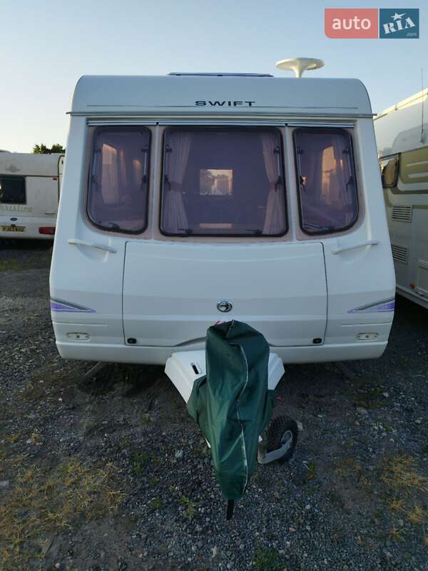 Причіп дача SWIFT Corniche 2003 в Косові