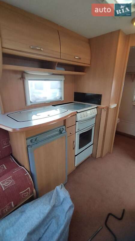 Причіп дача SWIFT Corniche 2003 в Косові
