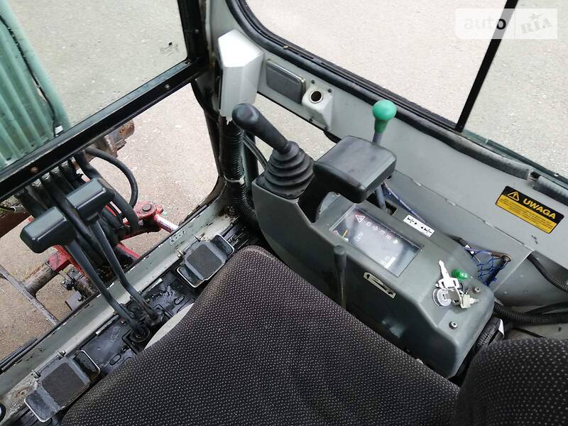 Евакуатор Takeuchi TB 2010 в Сарнах