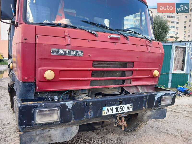 Самоскид Tatra 8152 1990 в Києві