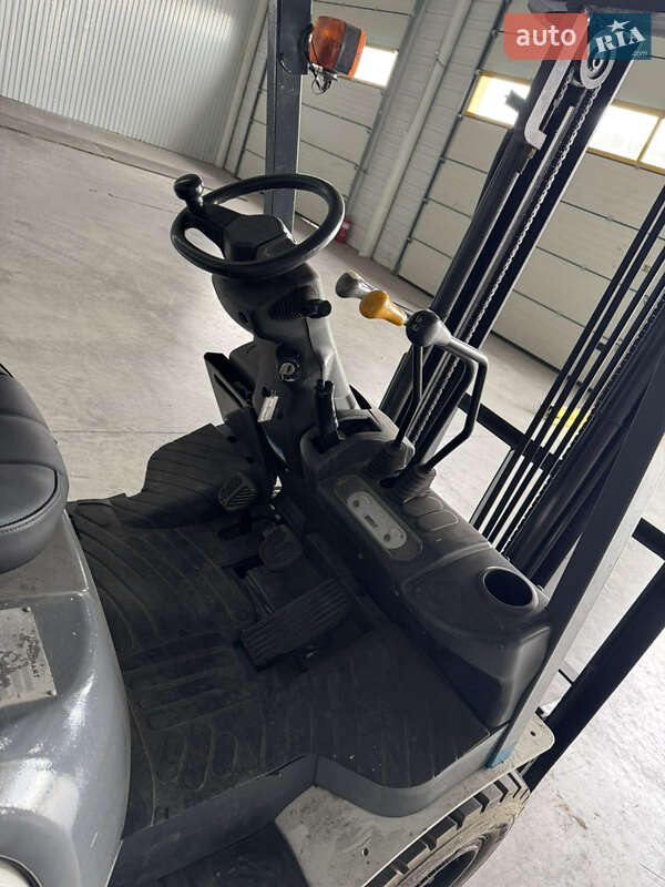 Вилочный погрузчик TCM FD 2016 в Пустомытах фото 4 Вилочный погрузчик TCM FD 2016 в Пустомытах