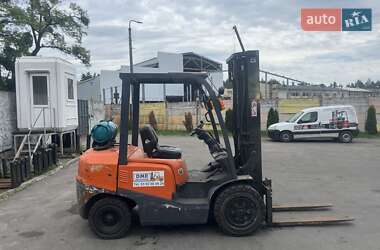 Вилочный погрузчик TCM FG 2010 в 