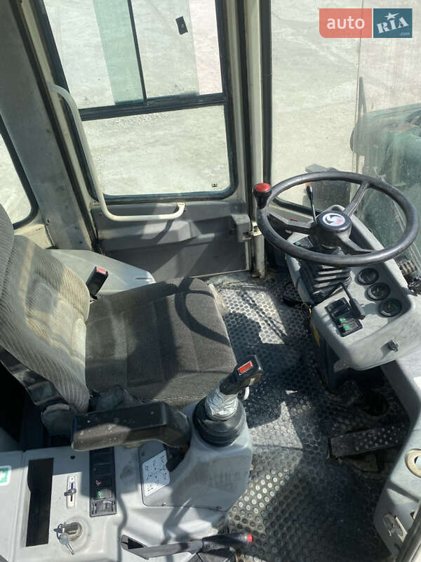 Фронтальный погрузчик Terex 860 2004 в Ужгороде