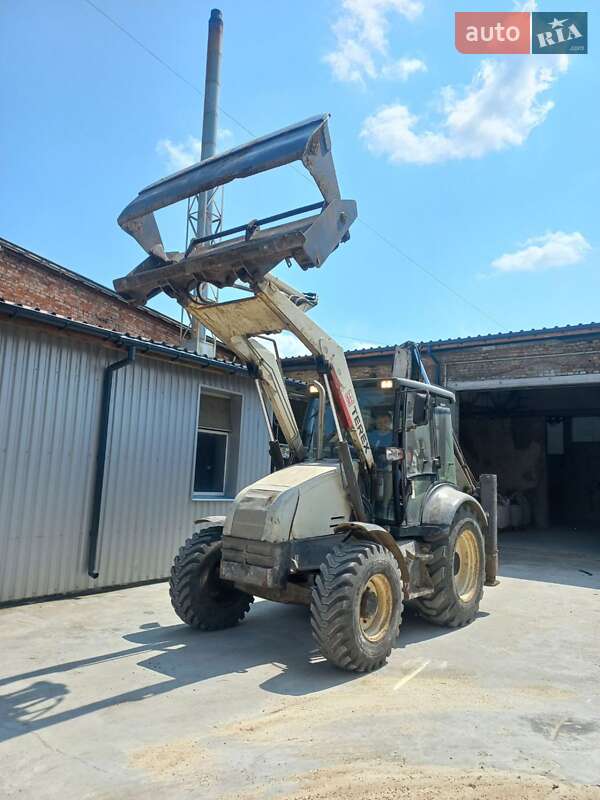 Екскаватор навантажувач Terex 880 2007 в Сумах