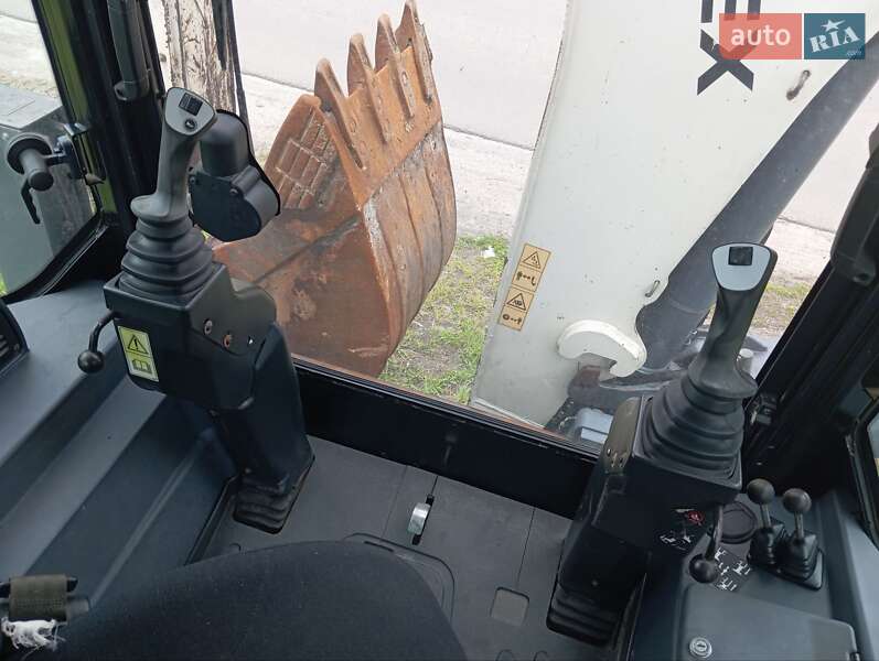 Екскаватор навантажувач Terex TLB 2017 в Києві
