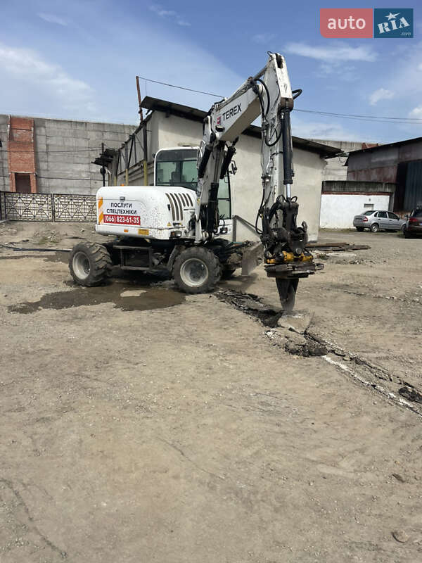 Колесный экскаватор Terex TW 2008 в Калуше