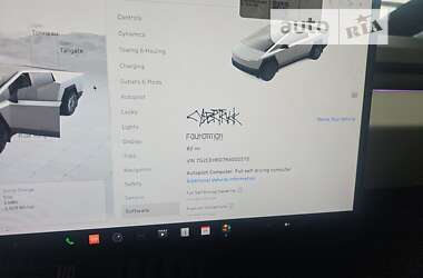 Пікап Tesla Cybertruck 2024 в 