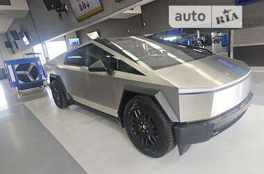 Пікап Tesla Cybertruck 2024 в 