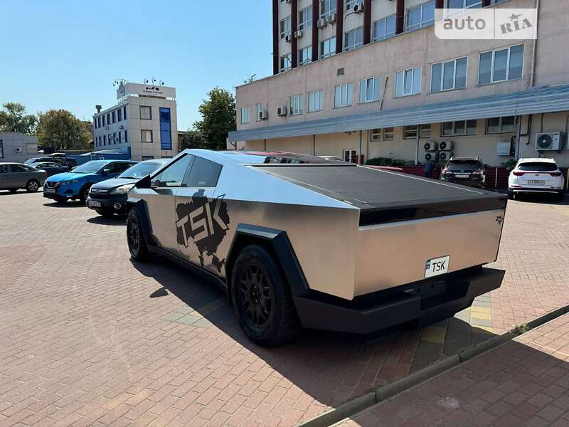 Пикап Tesla Cybertruck 2024 в Киеве