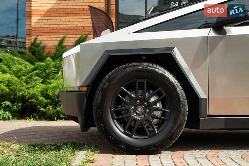 Пикап Tesla Cybertruck 2025 в Киеве