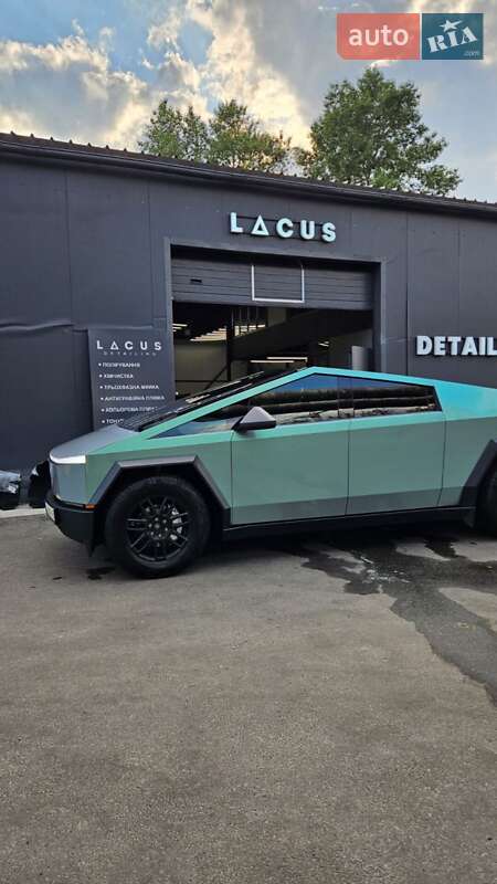 Пикап Tesla Cybertruck 2024 в Киеве