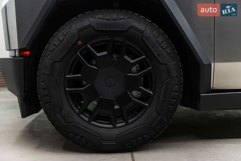 Пикап Tesla Cybertruck 2024 в Мукачево