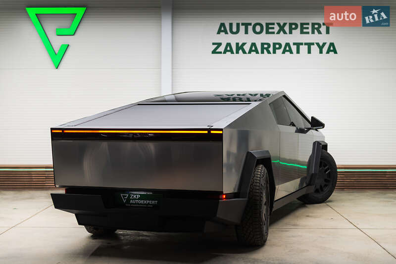 Пикап Tesla Cybertruck 2024 в Мукачево