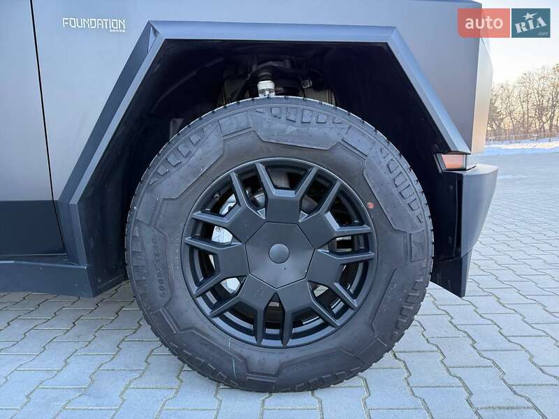 Пикап Tesla Cybertruck 2024 в Дубно