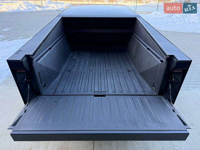 Пикап Tesla Cybertruck 2024 в Дубно