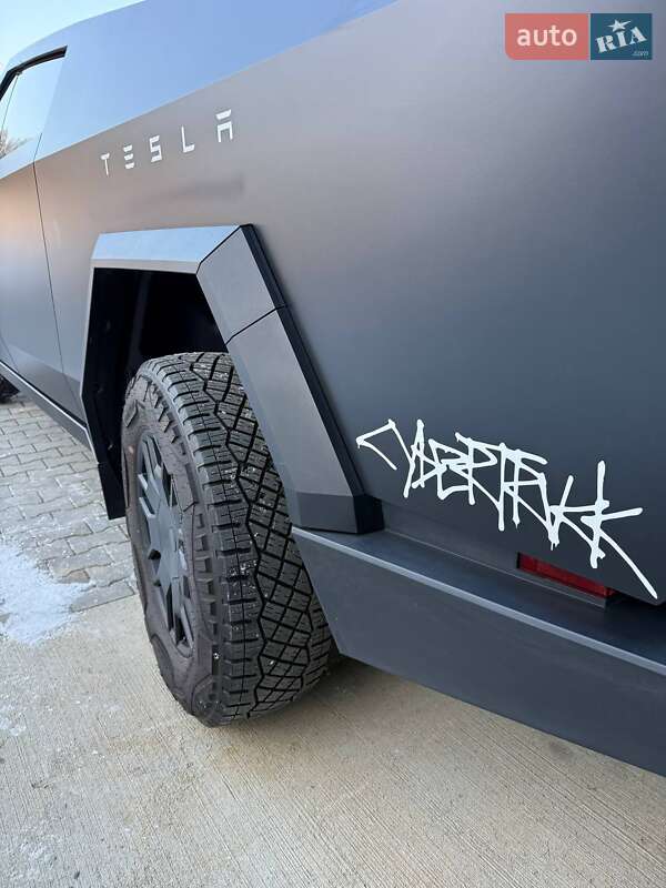 Пикап Tesla Cybertruck 2024 в Дубно