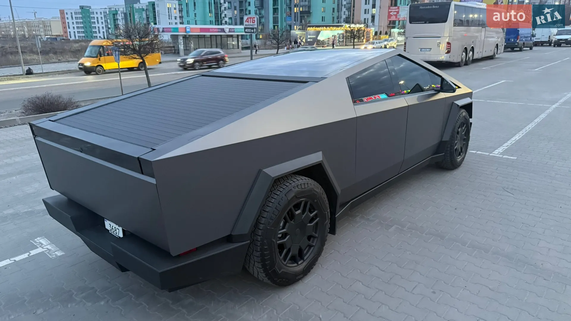 2024 Tesla Cybertruck - мініатюра 10