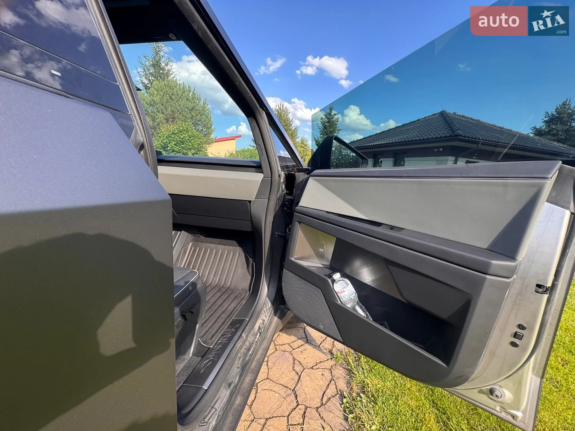 2024 Tesla Cybertruck - мініатюра 26
