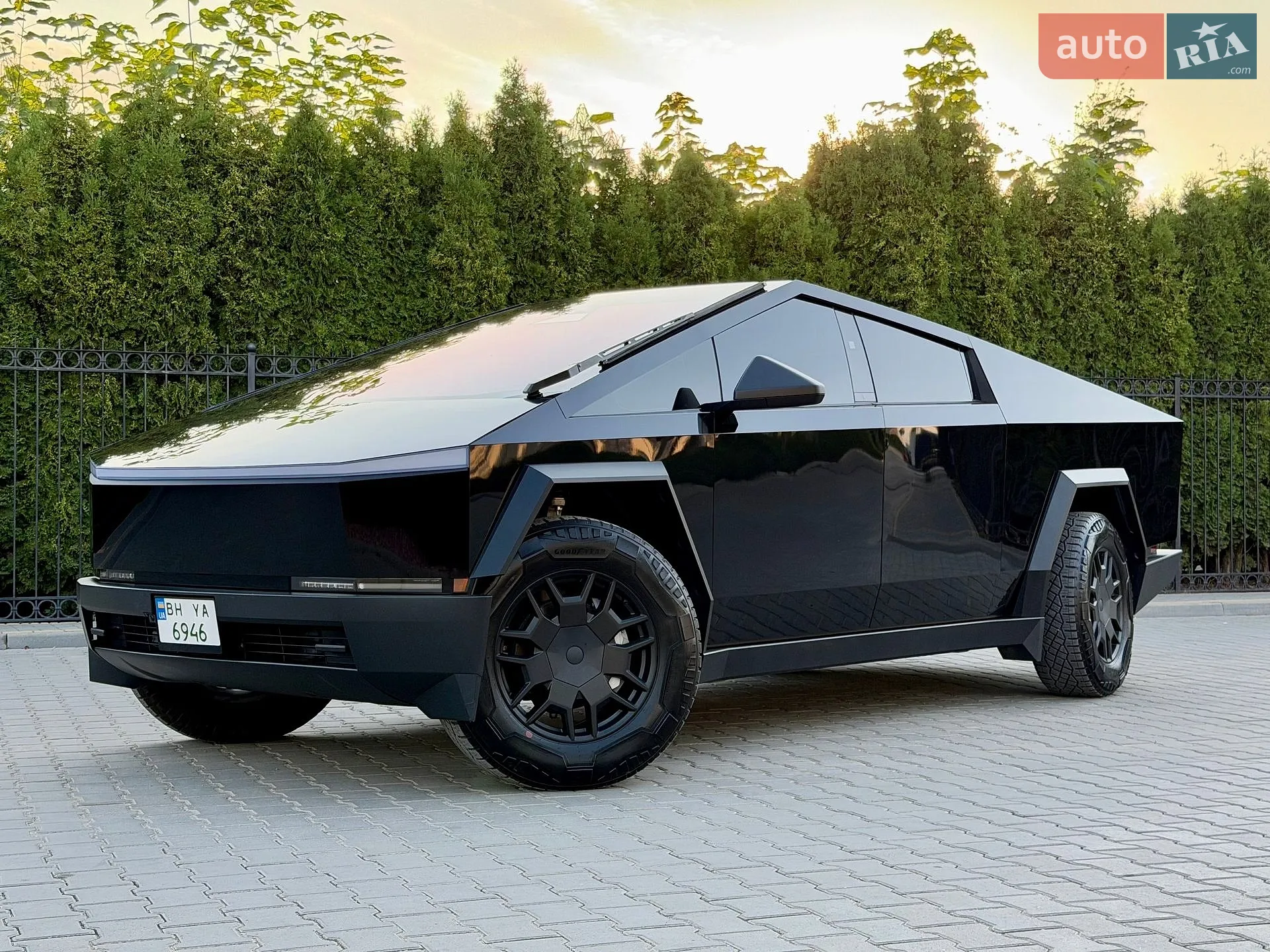 2024 Tesla Cybertruck - мініатюра 3