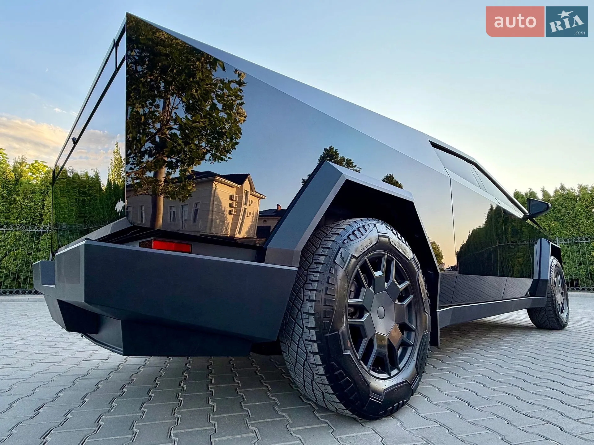 2024 Tesla Cybertruck - мініатюра 14