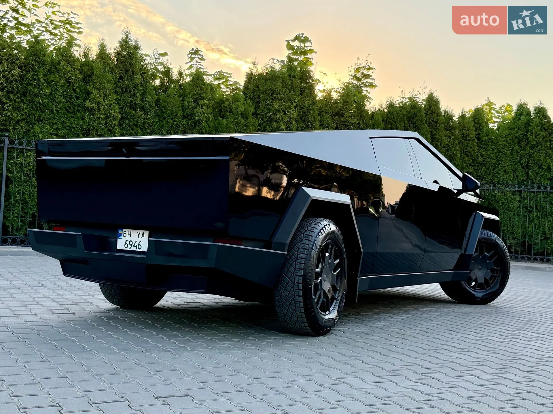 2024 Tesla Cybertruck - мініатюра 16