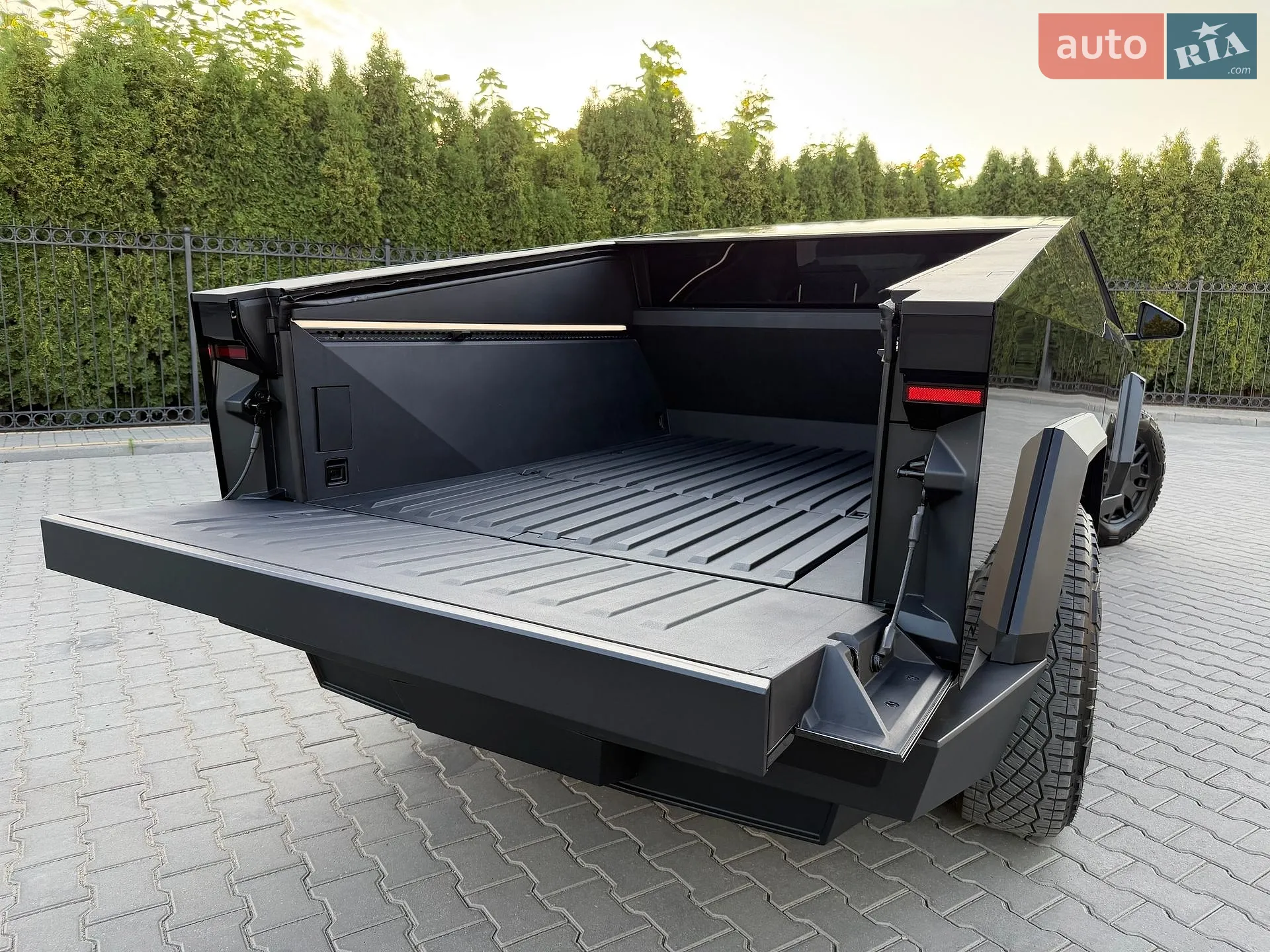 2024 Tesla Cybertruck - мініатюра 41