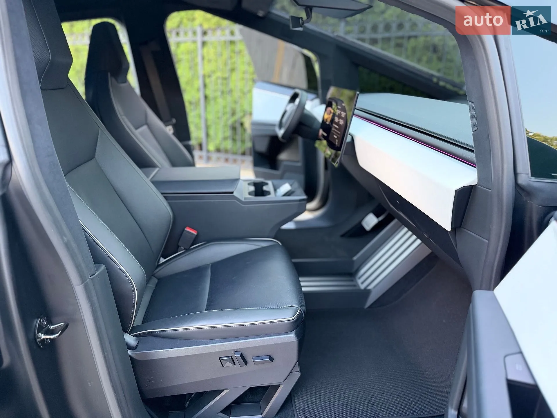 2024 Tesla Cybertruck - мініатюра 57