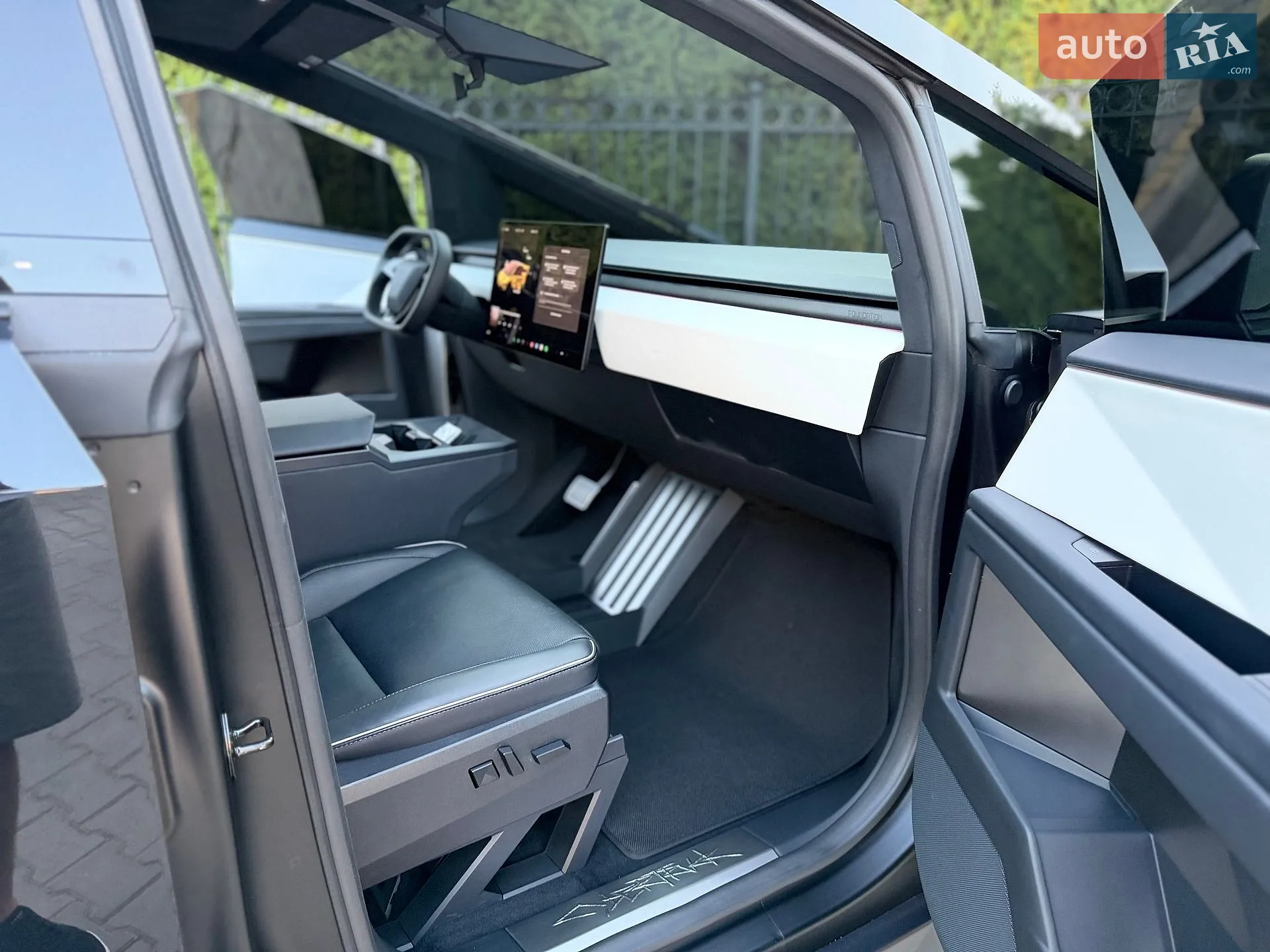 2024 Tesla Cybertruck - мініатюра 58