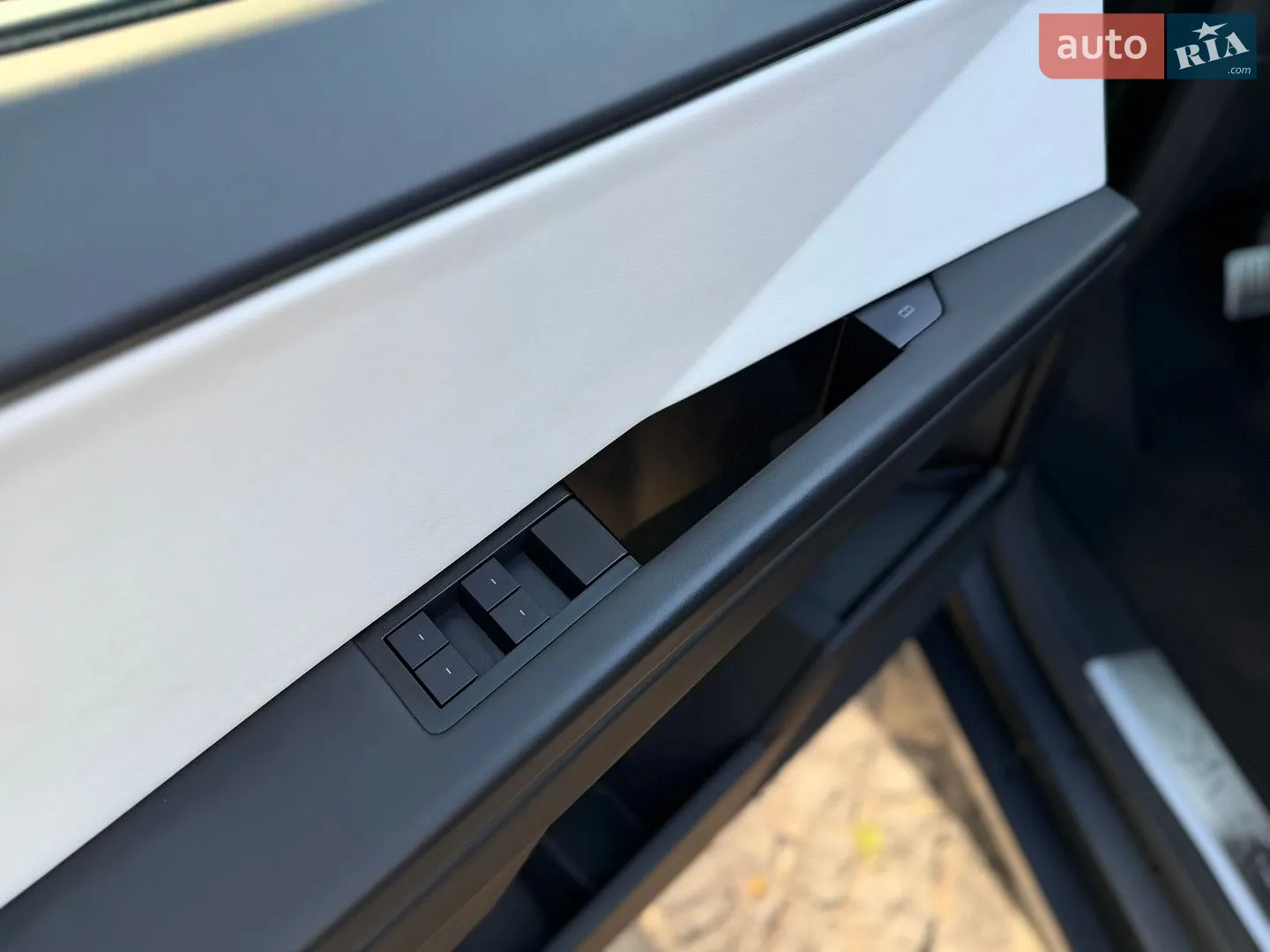 2024 Tesla Cybertruck - мініатюра 23